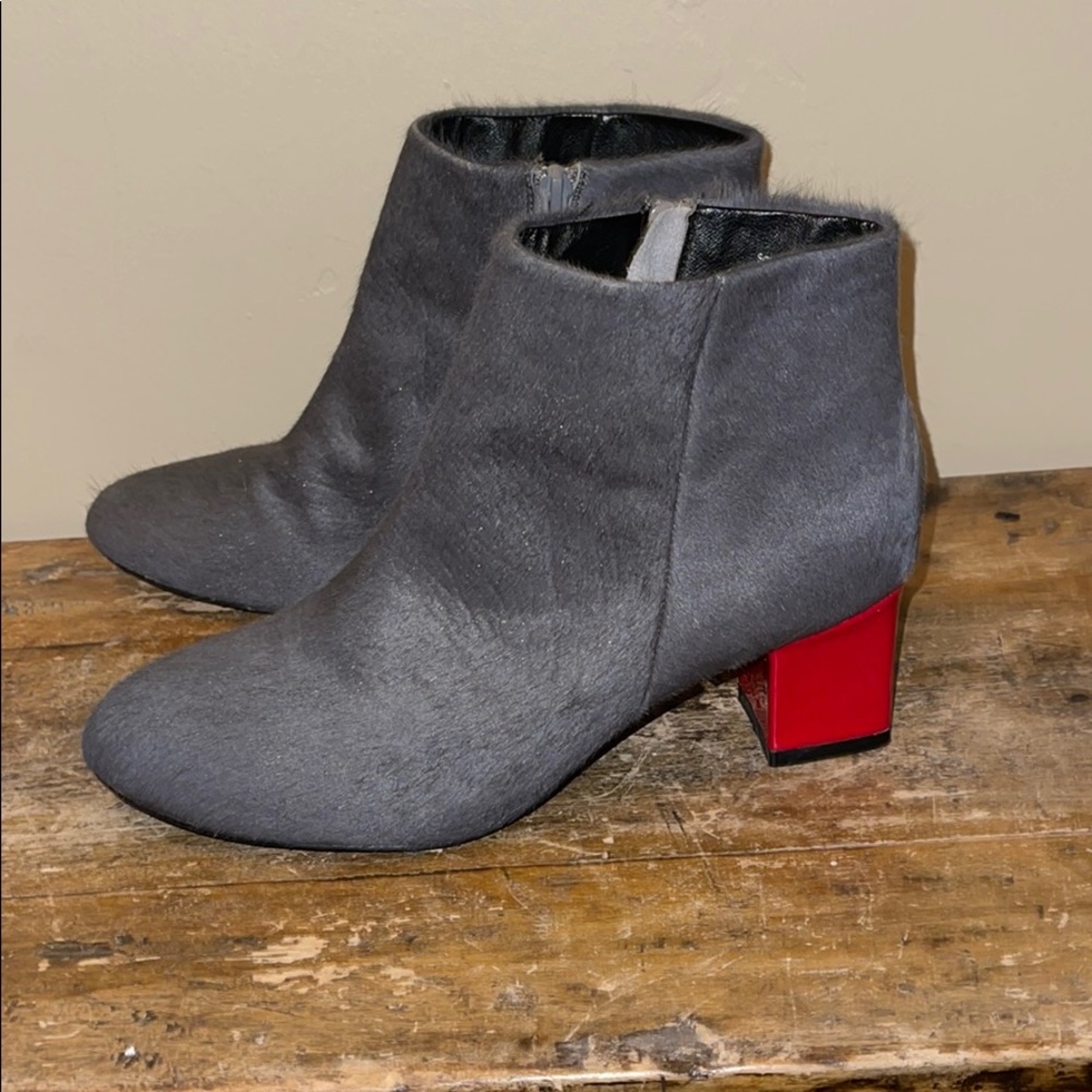 Matiko Gray Leather Fur Red Heeled Ankle Boots 9